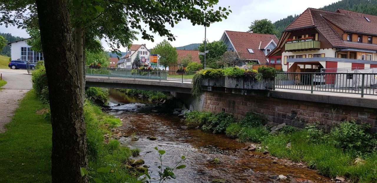 Ferienwohnung "Hirschlein" Im Schwarzwald ไบเออร์สบรอนน์ ภายนอก รูปภาพ